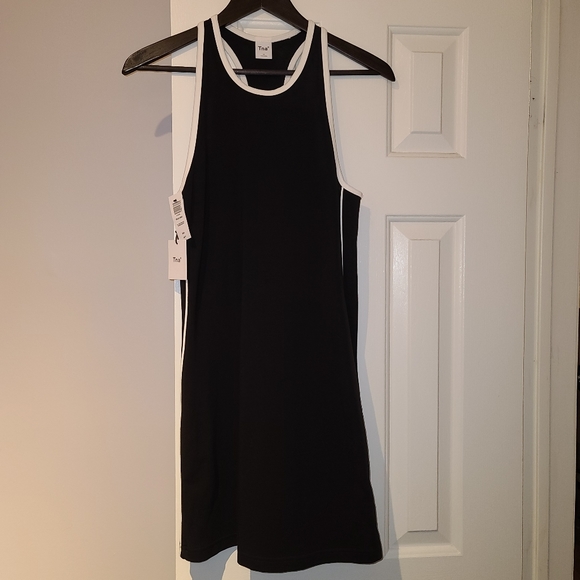 TNA Dresses & Skirts - Aritzia TNA Bedford Dress Size M Black & White